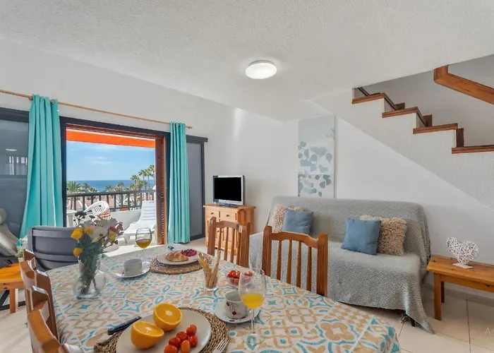 Santiago * Playa de las Americas (Tenerife)