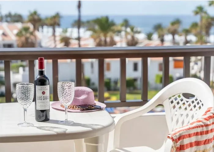 Santiago * Playa de las Americas (Tenerife)